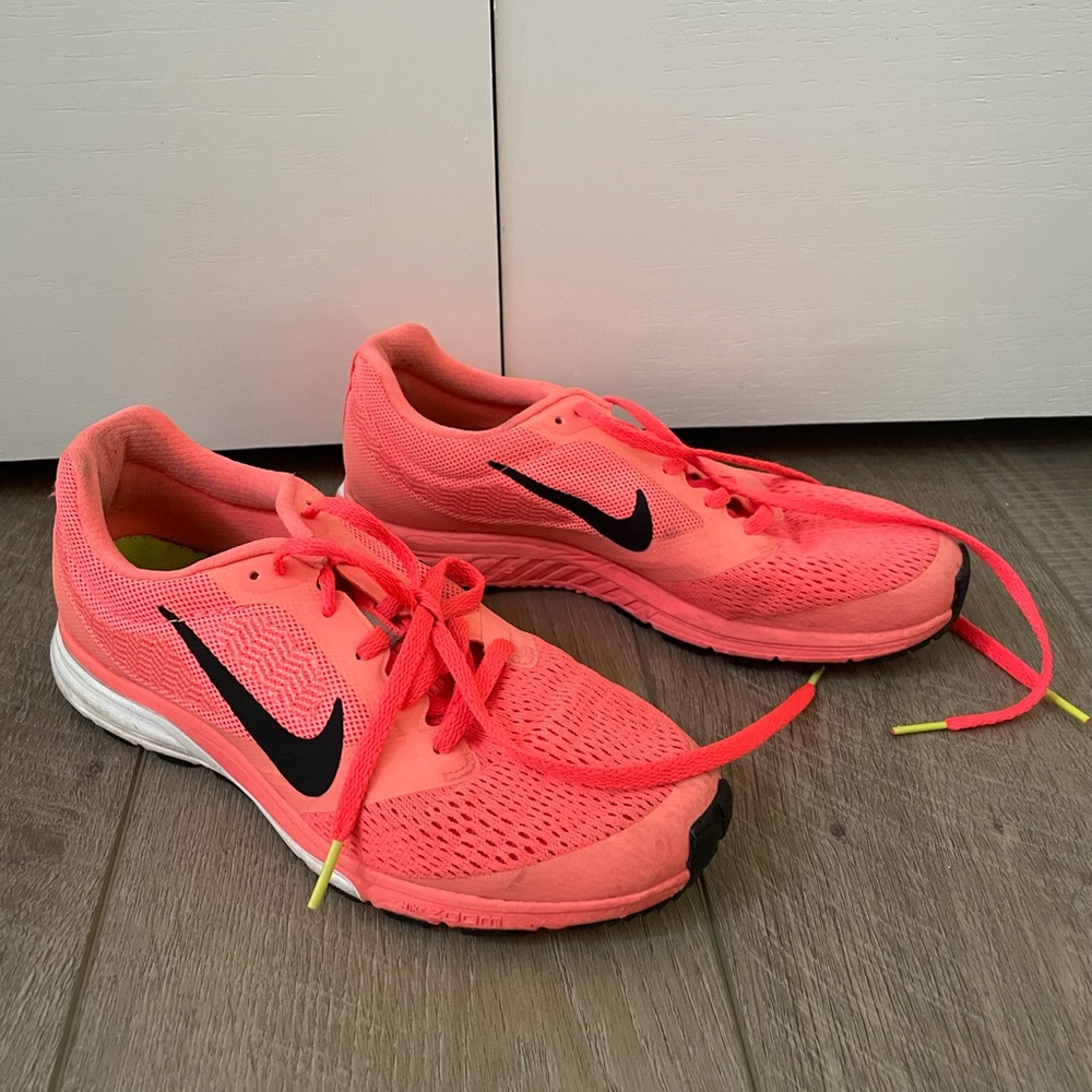 Nike Womens Air Zoom Fly 2, coral, size 7.5